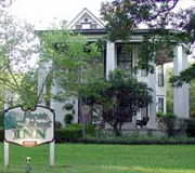 Pecan Street Inn 